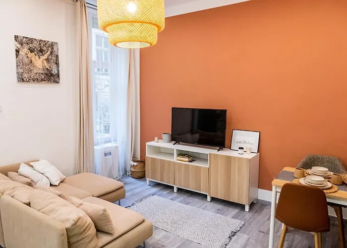 Апартаменты Fecske Delux Downtown With Parking