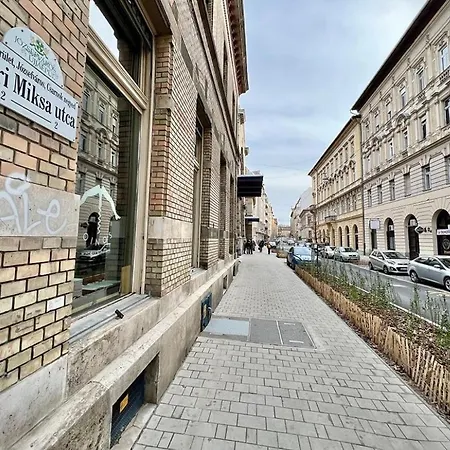 Appartamento Fecske Delux Downtown With Parking